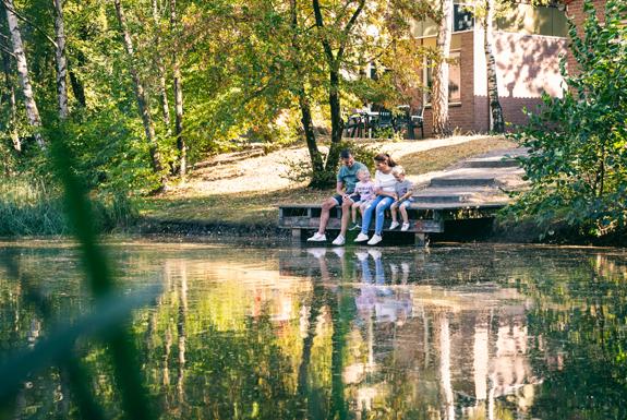Familie am Steg | Ferienpark Weerterbergen