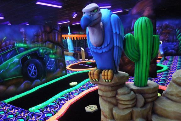 Glow Golf | Ferienpark Weerterbergen